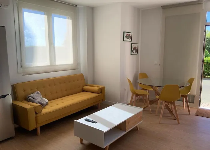 Apartment Yellow Apartments: Pet-friendly Beachfront Luxury Noja
