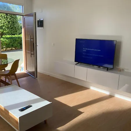 Yellow Apartments: Pet-friendly Beachfront Luxury *