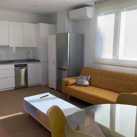 Super Septiembre En La Playa Pie De Playa Yellow, Un Lujo, Totalmente Nuevo, También Tu Mascota